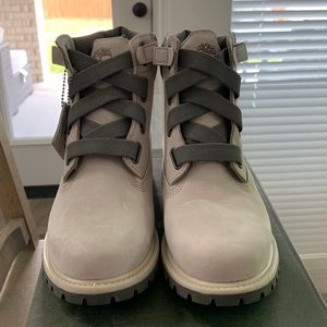 Timberland Waterproof Convenience Boot SZ 8 NWT